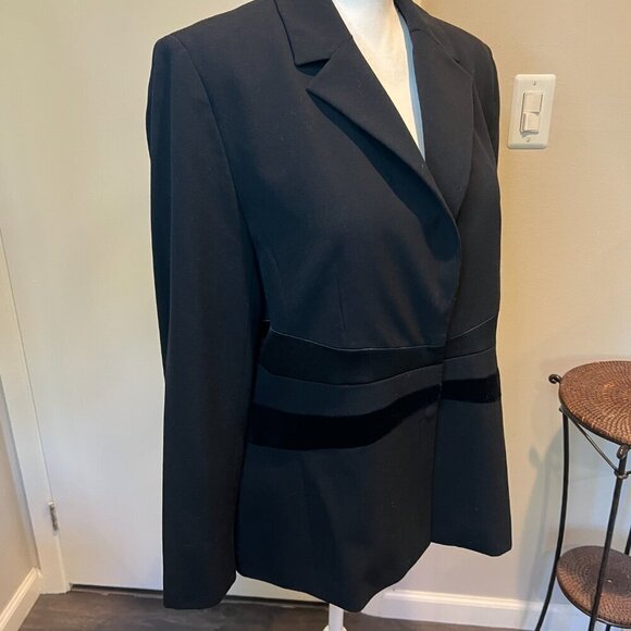Apostrophe Essentials Black Blazer with velvet & satin detail, Size 16 - Picture 4 of 13